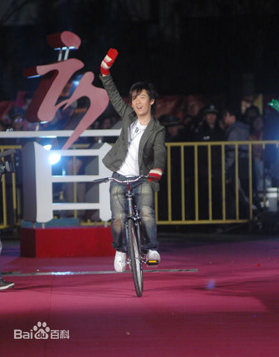 陈庆祥(Tan Kheng Seong)成长中的阿牛图片图集