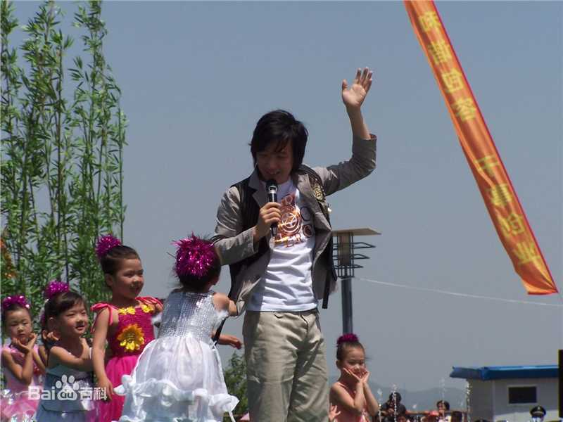 陈庆祥(Tan Kheng Seong)成长中的阿牛图片图集