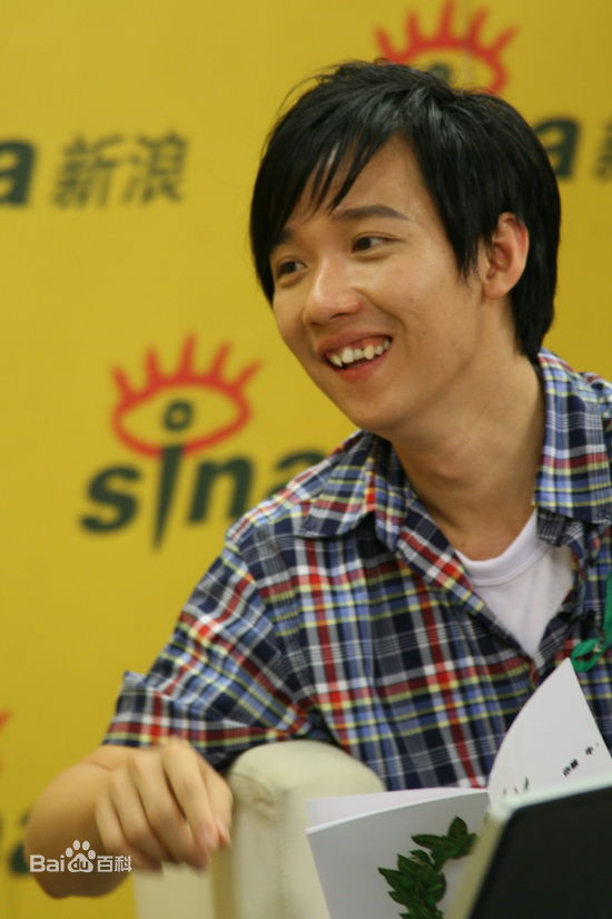 陈庆祥(Tan Kheng Seong)做客某网站壁纸壁纸