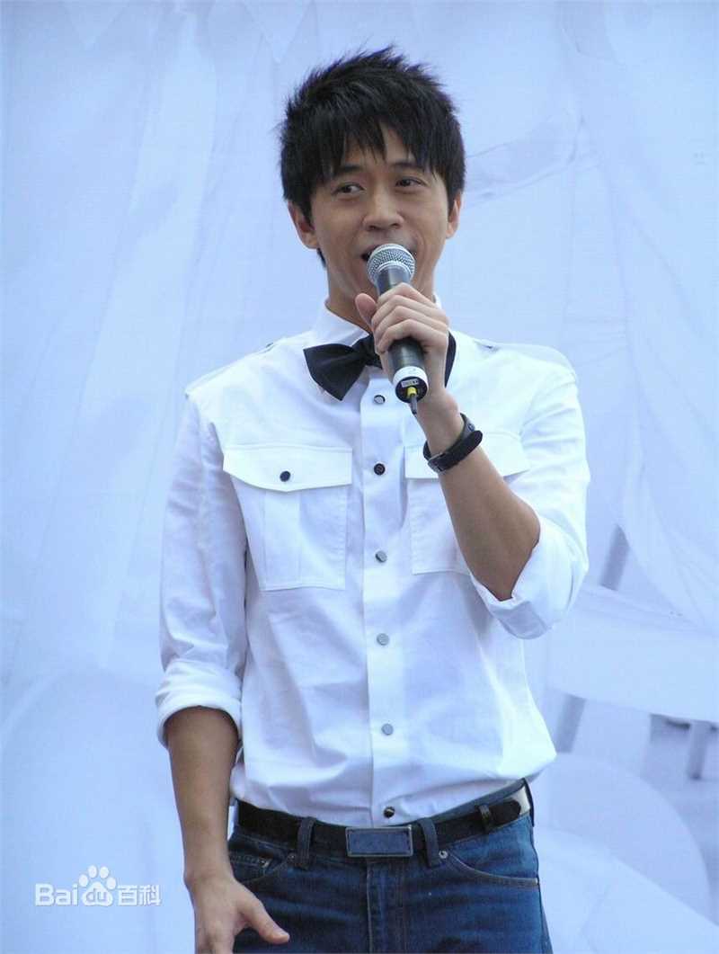 光良（艺名）(Michael Wong)出席活动素颜照壁纸