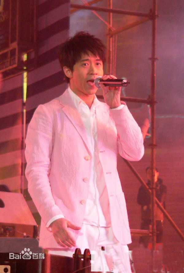 光良（艺名）(Michael Wong)出席活动素颜照壁纸