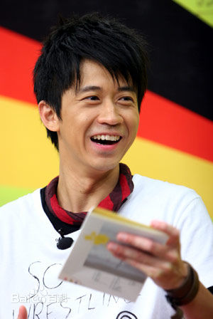 光良（艺名）(Michael Wong)出席活动素颜照壁纸