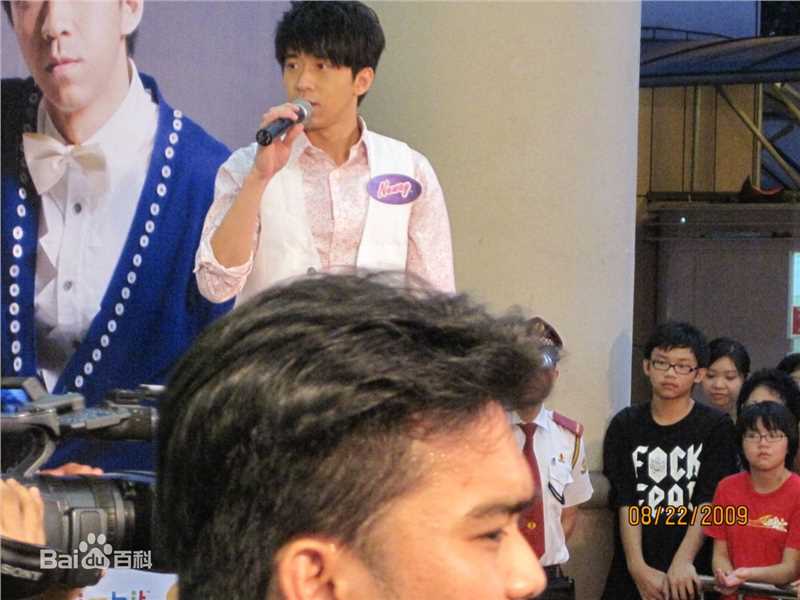 光良（艺名）(Michael Wong)出席活动素颜照壁纸