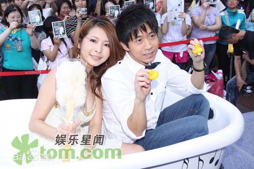 光良（艺名）(Michael Wong)台北签票会性感图片图集