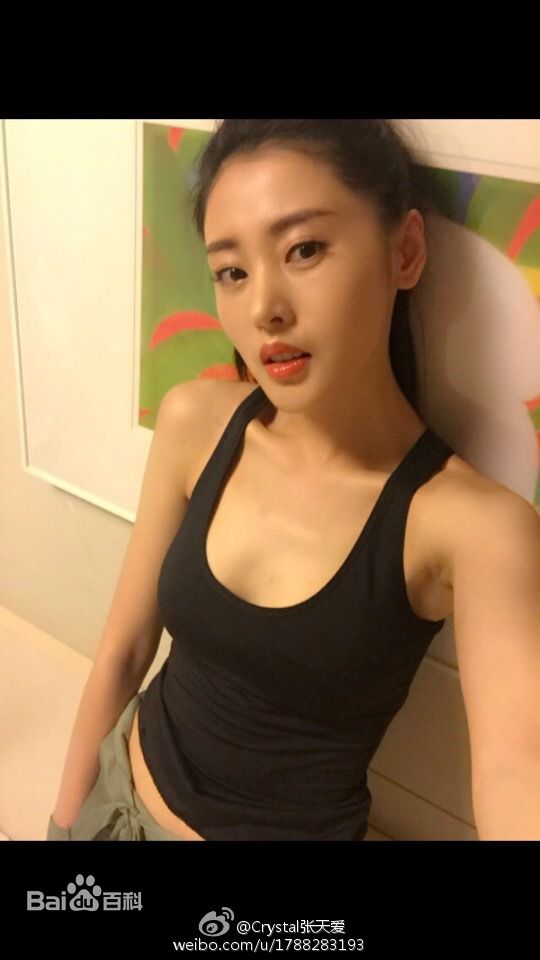 张天爱(Crystal)微博生活照素颜照相册