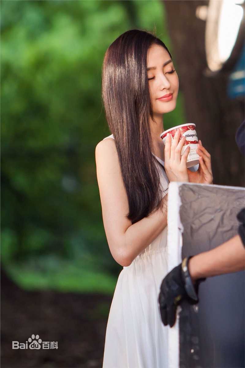 张天爱(Crystal)代言图素颜照壁纸