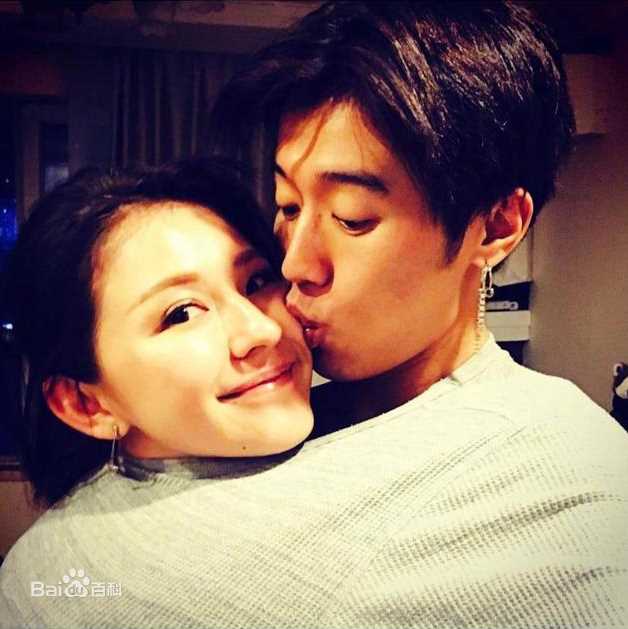 周游与热依扎素颜照相册