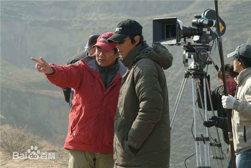 高清温德光在拍摄《黄石的孩子》中的图集