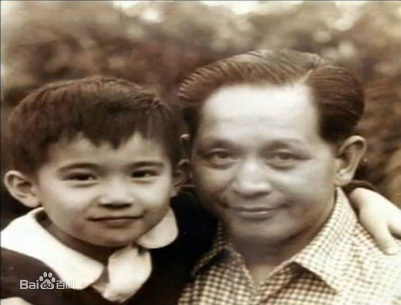 秦汉与儿子孙国豪壁纸壁纸