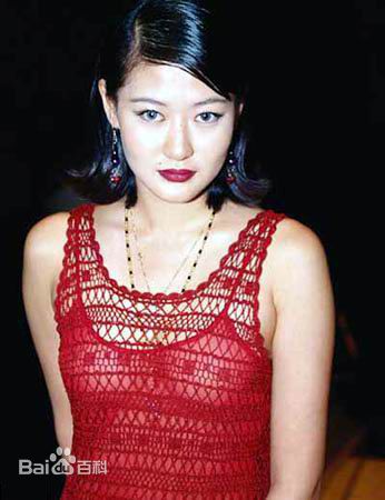 陈宝莲(Pauline Chan)泳装照前后照片