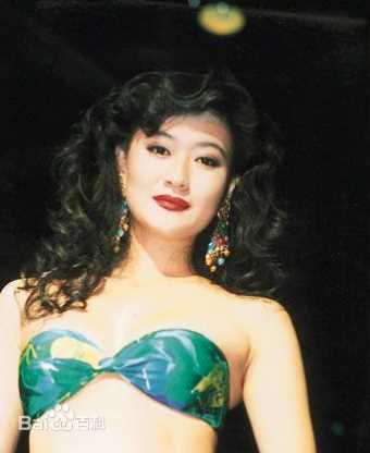 陈宝莲(Pauline Chan)泳装照前后照片