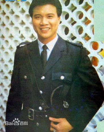 万梓良(Alex Man)年轻时光前后照片