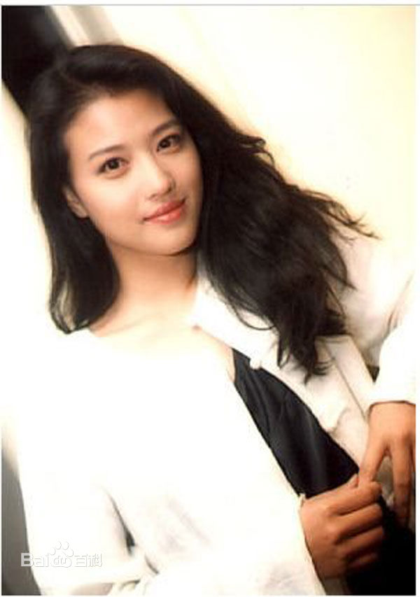 周海媚(Kathy CHAU)早年