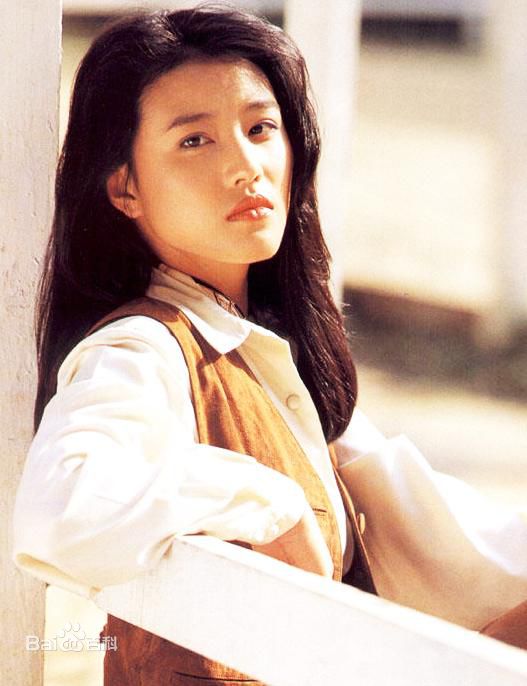 周海媚(Kathy CHAU)早年