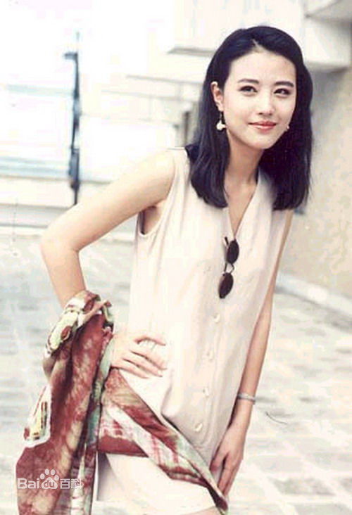 周海媚(Kathy CHAU)早年