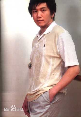 最新温兆伦(Deric Wan)壁纸