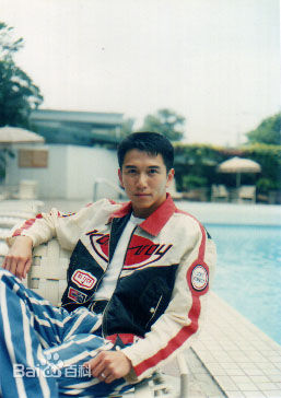 温兆伦(Deric Wan)90-95年 前后照片