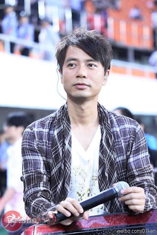 李克勤(Hacken Lee)相册前后照片