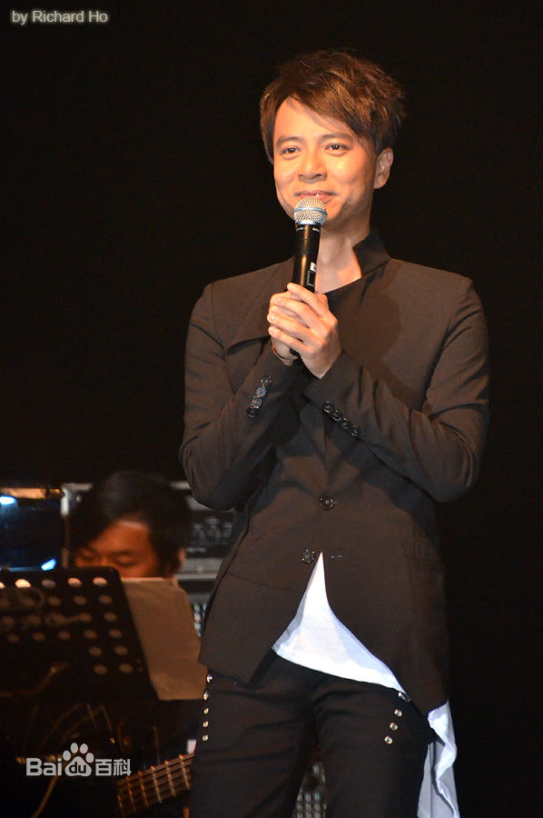 李克勤(Hacken Lee)相册性感图片图集