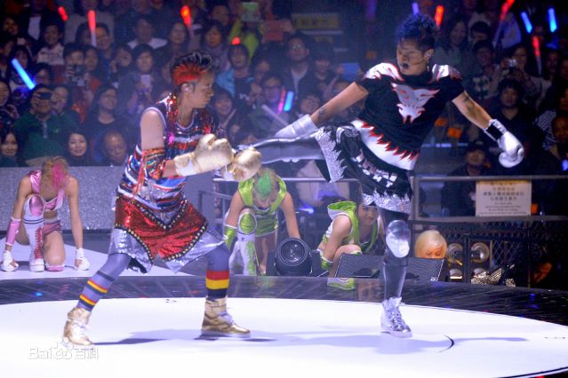 李克勤(Hacken Lee)2013左麟右李十周年演唱会 造型壁纸壁纸