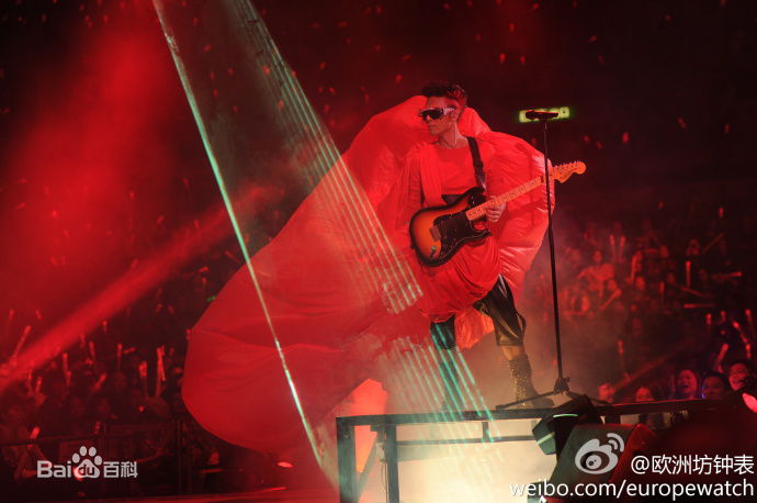 李克勤(Hacken Lee)2013左麟右李十周年演唱会 造型壁纸壁纸