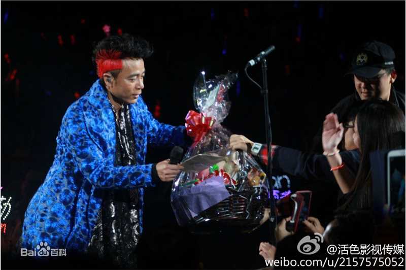 李克勤(Hacken Lee)2013左麟右李十周年演唱会 造型壁纸壁纸