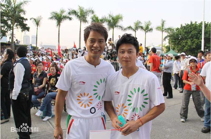 李克勤(Hacken Lee)东亚运动会41号火炬手图片图集