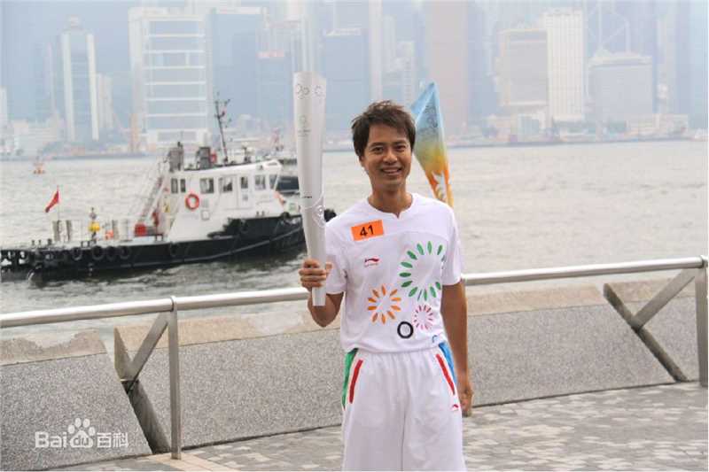 李克勤(Hacken Lee)东亚运动会41号火炬手图片图集