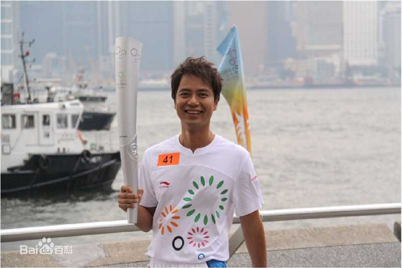 李克勤(Hacken Lee)东亚运动会41号火炬手图片图集
