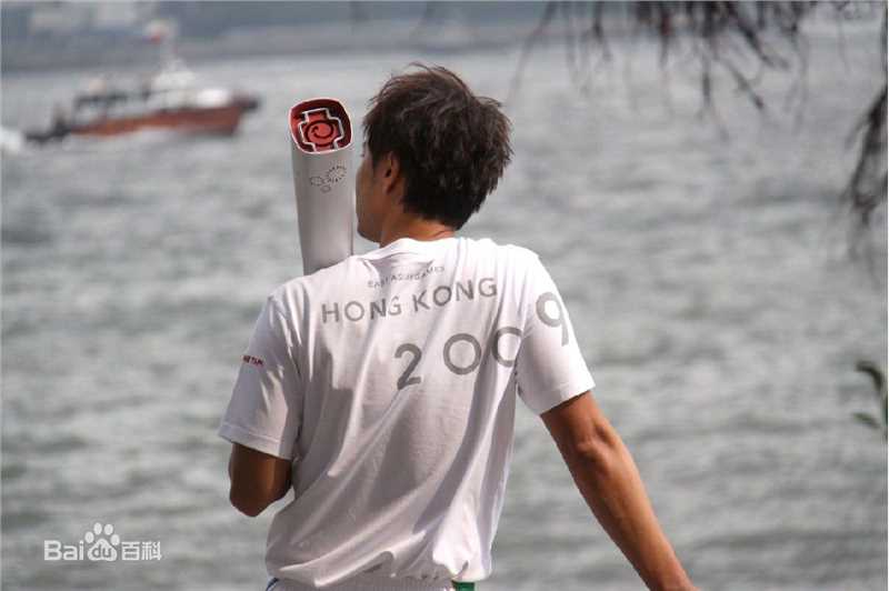 李克勤(Hacken Lee)东亚运动会41号火炬手图片图集