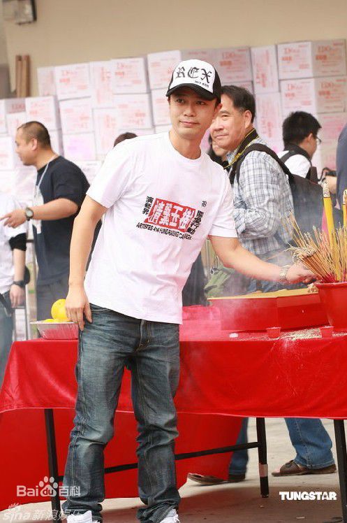 李克勤(Hacken Lee)玉树慈善活动壁纸壁纸