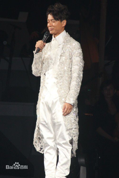 李克勤(Hacken Lee)2011克勤x小交演唱会性感图片壁纸