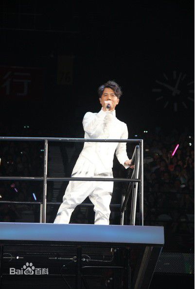 李克勤(Hacken Lee)2011克勤x小交演唱会性感图片壁纸