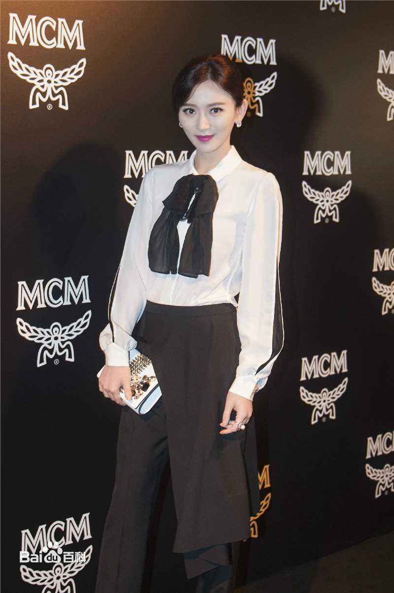 施诗(Kira)出席活动性感图片图集