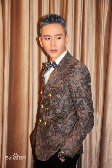 黄宥明(Huang Ming)黄明出席微博之夜图片图集