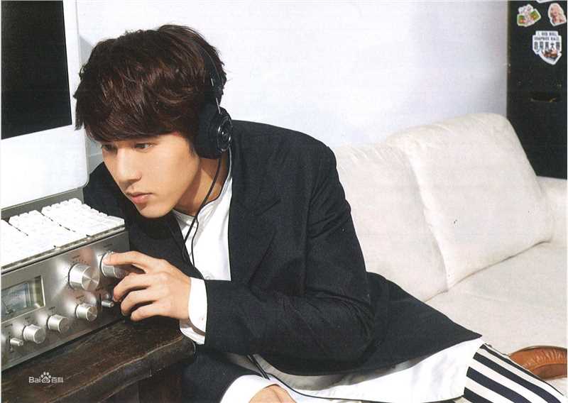 胡宇威(George Hu)媒体报导性感图片壁纸