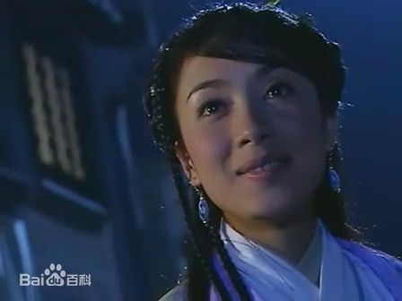 精选杨怡(Tavia Yeung Yi)在2003年《怪侠一枝梅》饰演钟环中的图册