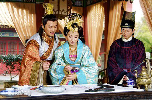 最优质杨怡(Tavia Yeung Yi)在2011年《后宫》饰演万贞儿中的相册