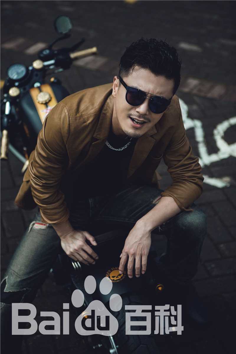 李立(LILI)最新杂志图集