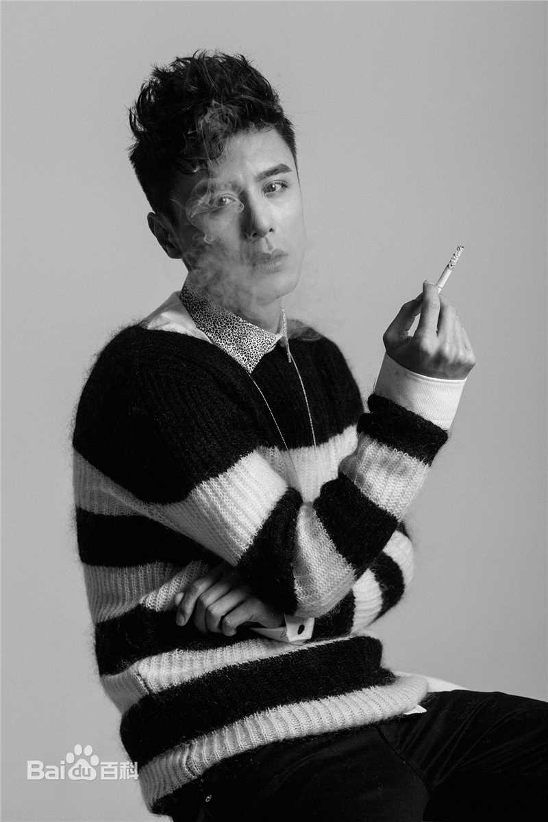 李立(LILI)最新杂志图集