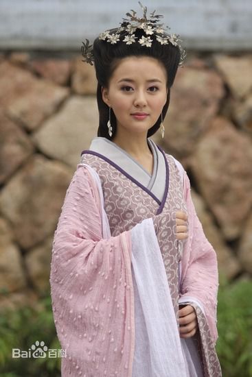 周牧茵(Zhou Muyin)在《冒牌英雄》中的