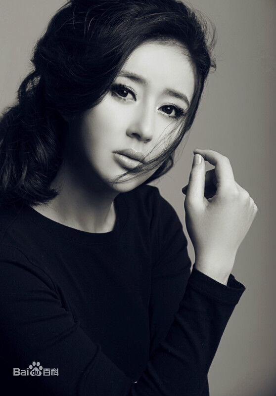 周牧茵(Zhou Muyin)照片生活照相册