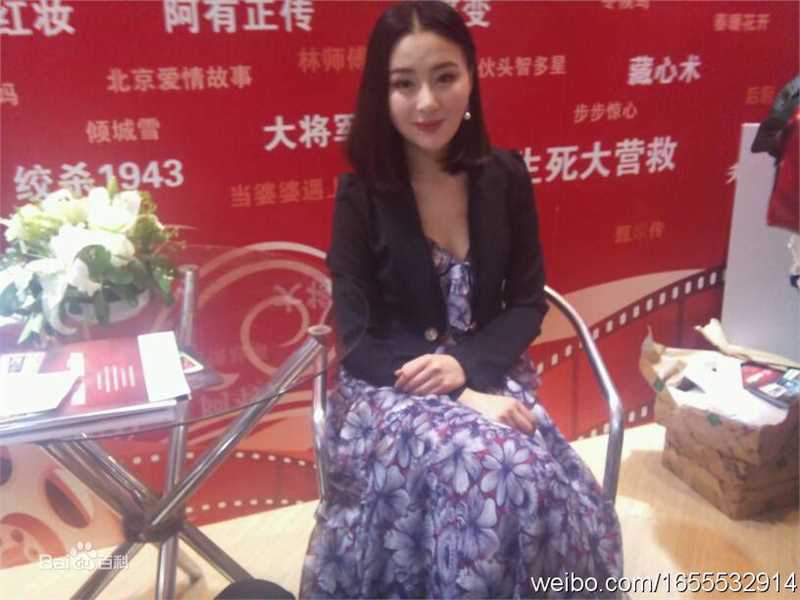 周牧茵(Zhou Muyin)藏心术发布会素颜照相册