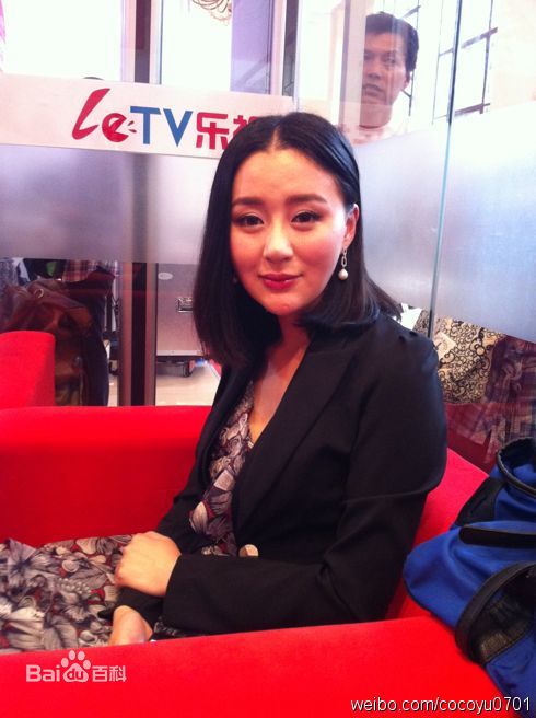 周牧茵(Zhou Muyin)藏心术发布会素颜照相册