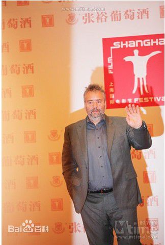 吕克·贝松(Luc Besson)出席活动照素颜照壁纸