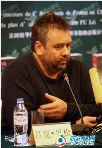 吕克·贝松(Luc Besson)出席活动照素颜照壁纸