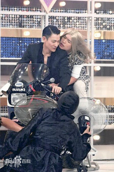 高清黄镫辉性感图片