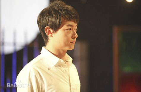 最新万国鹏性感图片