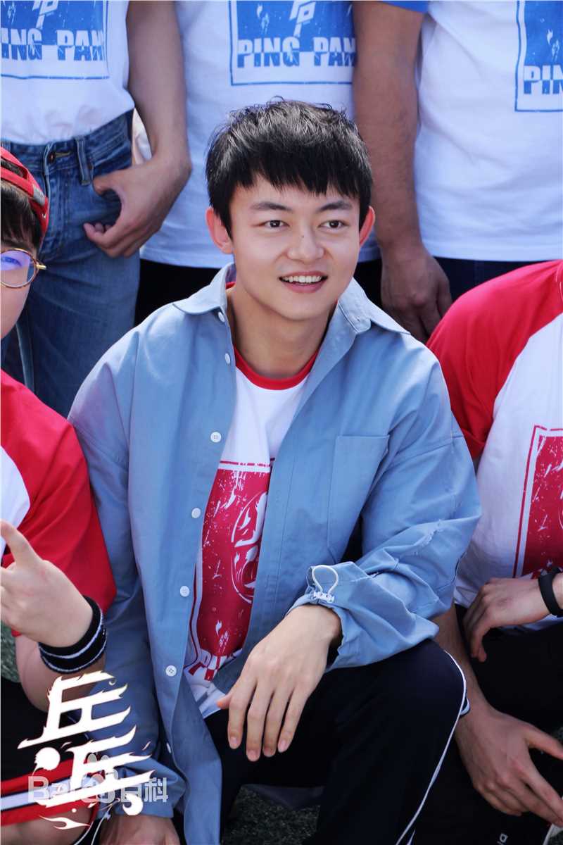 最优质万国鹏在《乒乓》开机中的相册