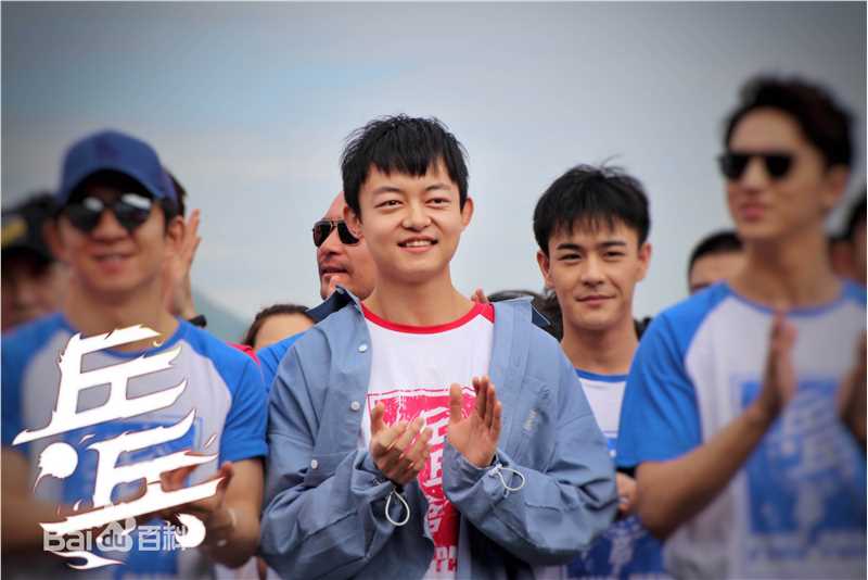 最优质万国鹏在《乒乓》开机中的相册